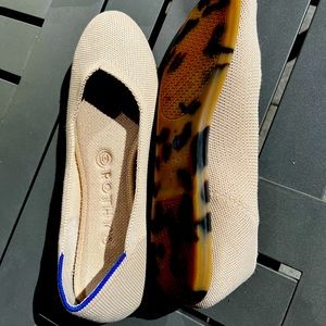 Rothys in Ecru (light beige) Round - Size 7.5